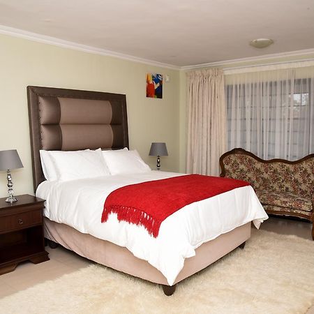 Vinolux Guest House Umtata Eksteriør bilde
