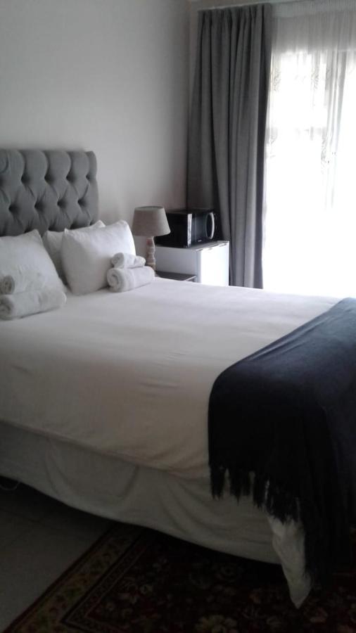 Vinolux Guest House Umtata Eksteriør bilde