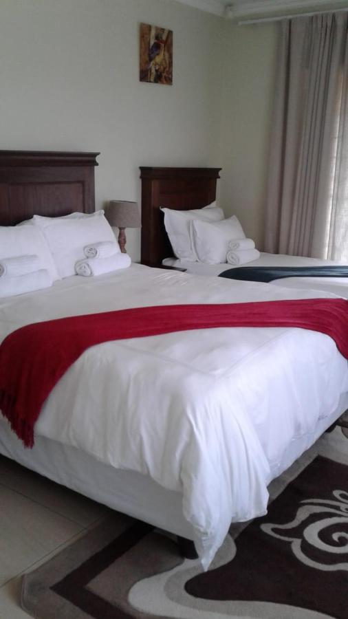 Vinolux Guest House Umtata Eksteriør bilde