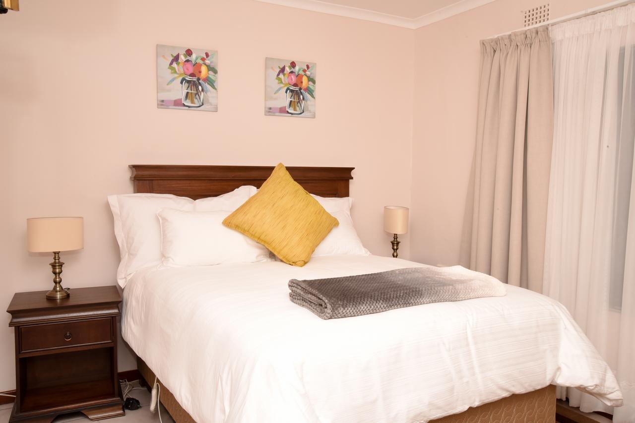 Vinolux Guest House Umtata Eksteriør bilde