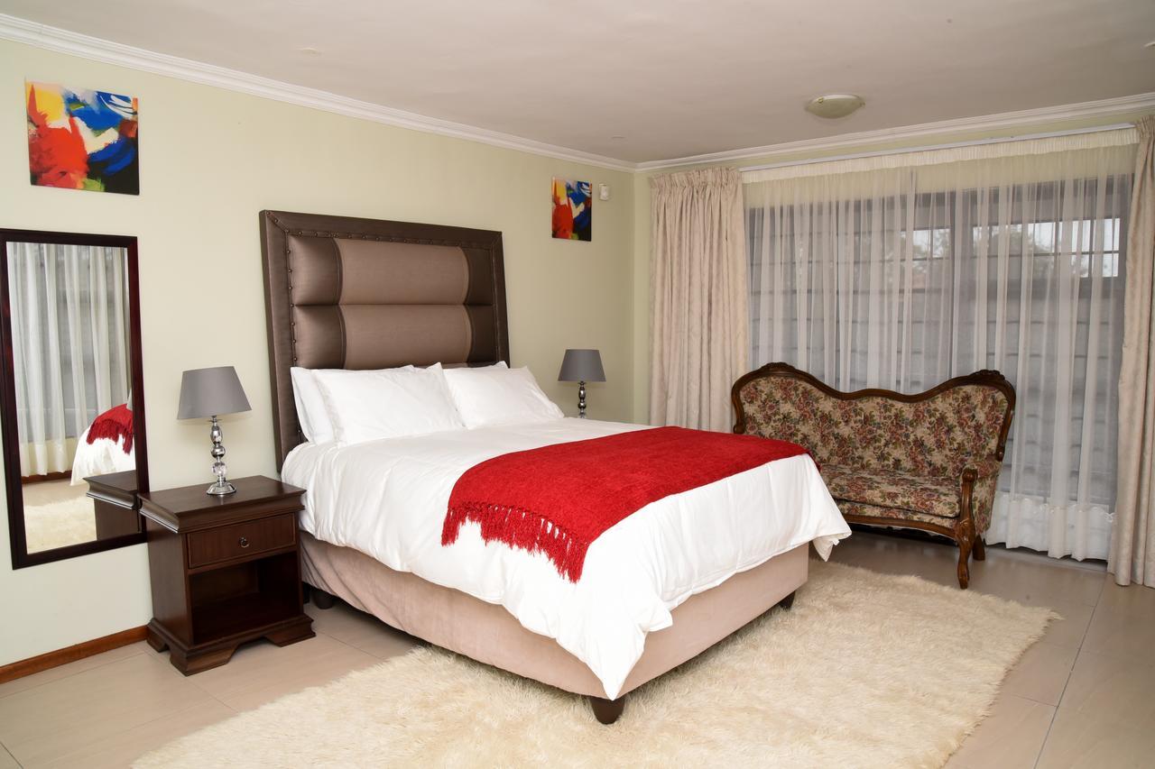 Vinolux Guest House Umtata Eksteriør bilde