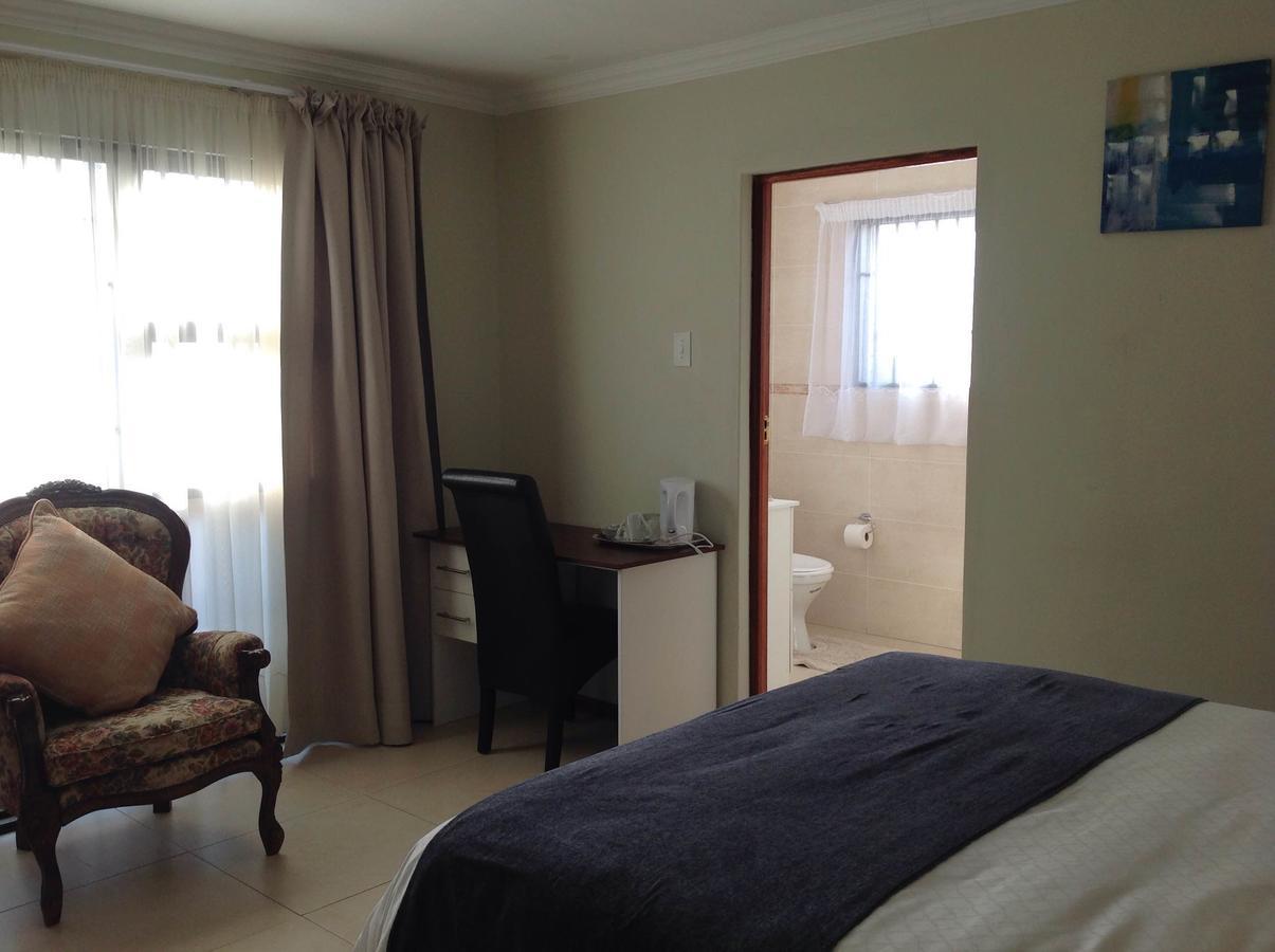 Vinolux Guest House Umtata Eksteriør bilde