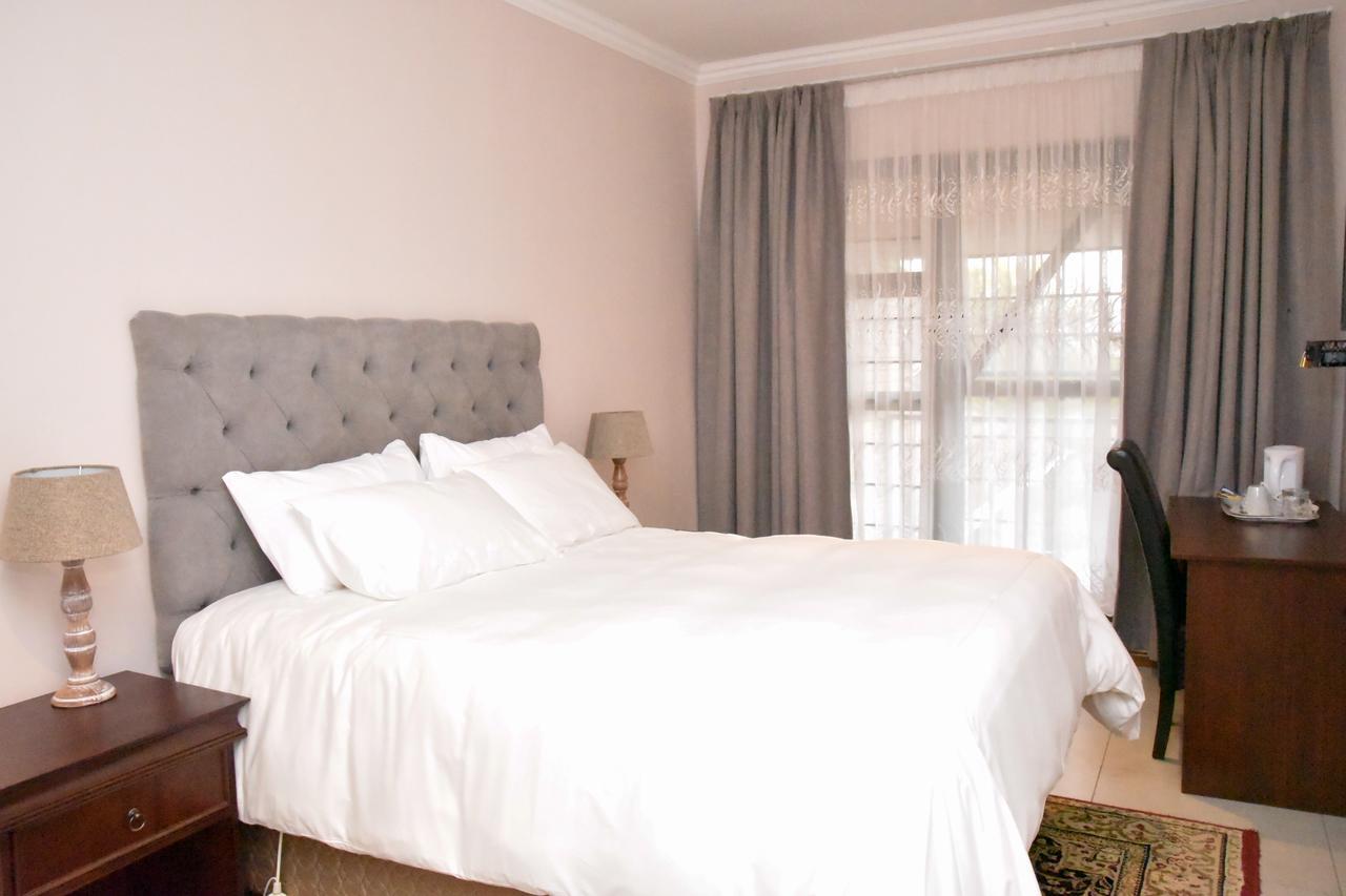 Vinolux Guest House Umtata Eksteriør bilde
