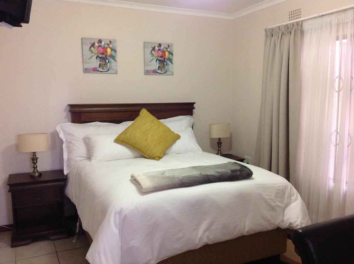 Vinolux Guest House Umtata Eksteriør bilde