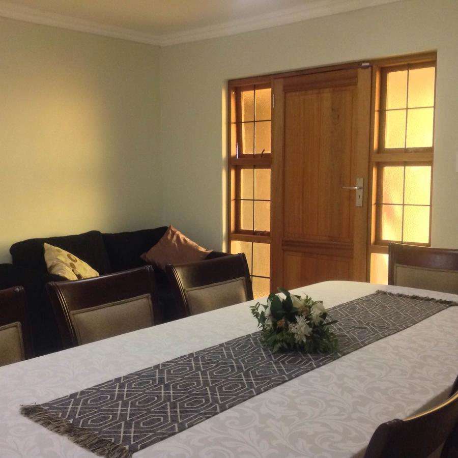 Vinolux Guest House Umtata Eksteriør bilde